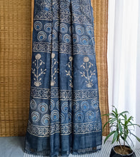 Load image into Gallery viewer, Indigo Kashish Hand Block Print Tussar Silk Saree-Pallu
